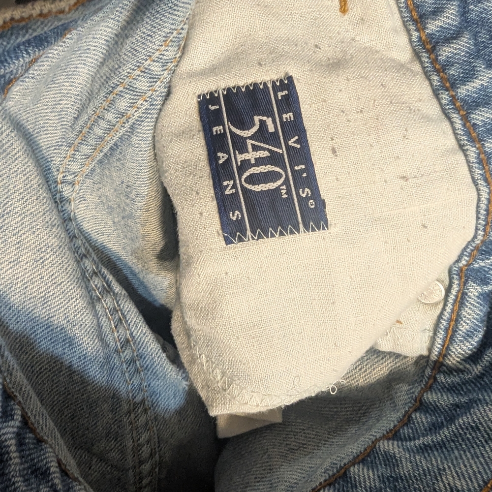 Levi's 540 Relaxed Fit Light Blue Jeans